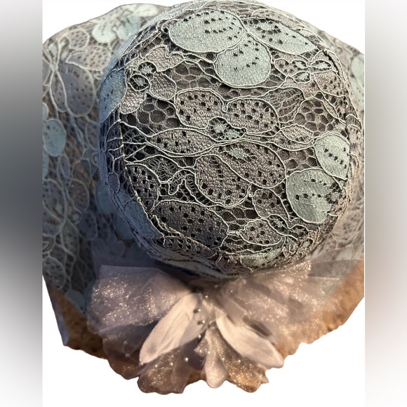 Sage green lace Easter/Church hat last photo shows accurate color. - Picture 4 of 4